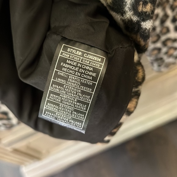 Cupcakes and Cashmere Leopard Print Jacket * New! - Picture 6 of 6
